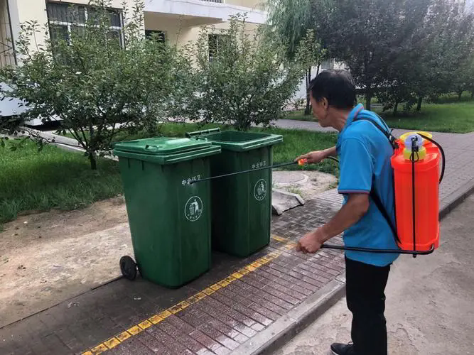 垃圾桶消毒6